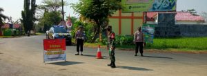 Menegakkan PPKM Darurat, Koramil 10 Bersama Polsek Batang Gelar Ops Penyekatan