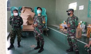 Wujud Kepedulian, Babinsa Salurkan Bantuan Beras Dan Obat