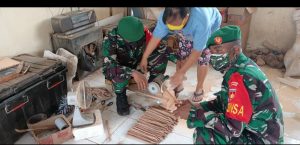 Dikenalkan Beberapa Potensi, Bintara Otsus Dari Papua Diajarkan Mengolah Limbah Batok Kelapa