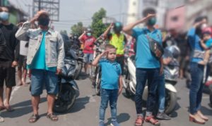 Detik-detik Proklamasi, Satlantas Ajak Pengendara Turun Dan Hormat Ke Bendera Merah Putih