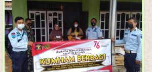 Peringati HUT RI, Rutan Batang Berikan Santunan Kepada Warga Kurang Mampu