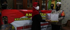 Jajaran Sat Lantas Polres Pekalongan Kota Menggelar Baksos Di Pangkalan Ojek