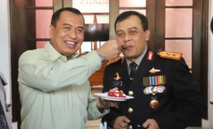 Kemesraan Kapolda Jateng Disuapi Kue Pangdam Diponegoro Di HUT TNI