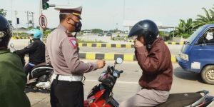 Upaya Perang  Melawan Covid -19 , Polisi Minta Masyarakat Patuhi Prokes