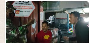 Warga Terjaring PPKM, Saat Makan Di Warung