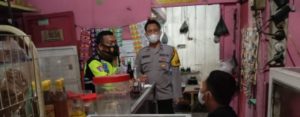 Humanis Dan Tegas Polsek Weleri Lakukan Patroli Malam Pantau PPKM Level 2