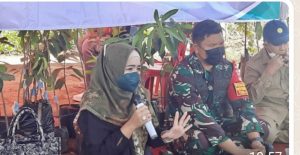 DeAr Serahkan Ribuan Bibit Buah Pohon Kepada 100 Desa