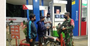 Patroli Malam, Beli Bensin Kedapatan Tak Pakai Masker