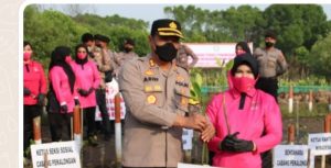 Sambut HKGB Ke 69, Bhayangkari Cab Pekalongan Tanam Bibit Mangrove