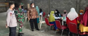 Jajaran Polsek Limbangan Terus Mengawal Dan Pengamanan Vaksinasi