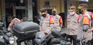 Kendaraan Dinas Roda Dua Bhabinkamtibmas Diserahkan Kapolres Pekalongan Kota