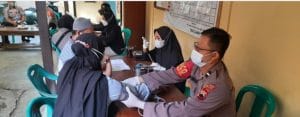 Kapolres Pekalongan Kota Pantau Vaksinasi Di Sekolahan Dan Polsek Pekalongan Selatan