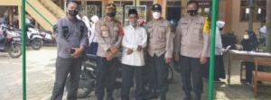 Tiga Pilar Kecamatan Bersama Kapolsek Pekalongan Selatan Memberikan Suport Vaksinator