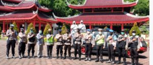 Ops Zebra 2021 , Polda Jateng Bagikan Masker Dan Disinfektan Di Sam Po Kong