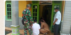 Percepatan Vaksinasi, Door To Door Babinsa Dampingi Tim Untuk Lansia