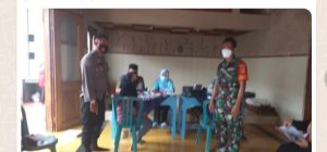 Ciptakan Herd Immunity, TNI-Polri Pantau Vaksinasi Di Kecamatan Pekalongan Timur