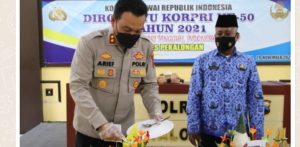Peringati, Dirgahayu Korpri Ke 50 Kapolres Pekalongan Potong Tumpeng