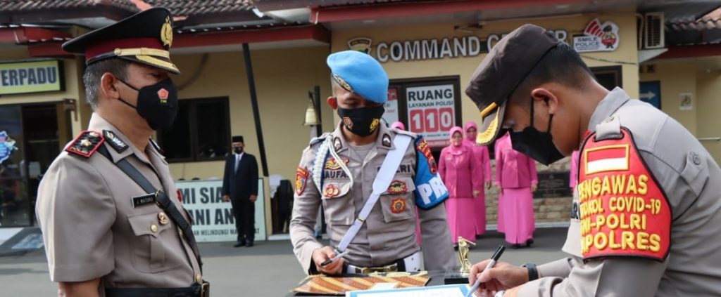 Tugas Yang Baru, Kapolres Pekalongan Kota Pimpin Upacara Serahterima Jabatan Waka Polres