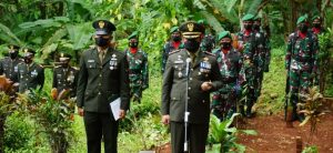 Dandim Pimpin Upacara Secara Militer Pemakaman Anggota Kodim 0736/Batang