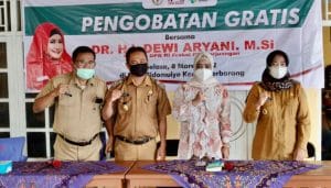 Menggelar Pengobatan Gratis, Dewi Aryani Juga Kunjungi Istri Pejuang Veteran