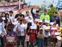 PT Aquila Distribusikan CSR Pendidikan untuk Anak Nelayan PLTU Batang