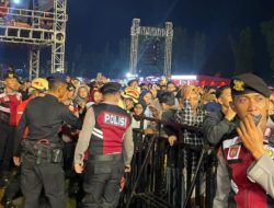 Ratusan Personil Gabungan Amankan Pertunjukan Musik Gaung Merah Segalanya