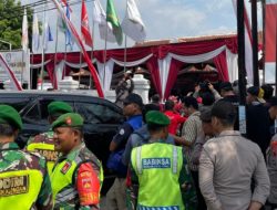 TNI-Polri Amankan Pendaftaran Pasangan Bakal Cabup cawabup Pekalongan Pilkada 2024