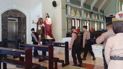 Jelang Perayaan Paskah, K-9 Polres Pekalongan Kota Sterilisasi Gereja
