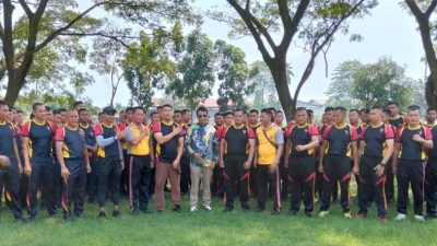 Wakil Bupati Batang Suyono Asah Kemampuan di Lapangan Tembak Mako Brimob Pekalongan