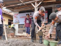 Sambut Hari Bhayangkara ke-79, Polres Batang Bedah Rumah Warga Tak Layak Huni