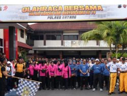 Semarak Jalan Sehat Bhayangkara ke-79, Polres Batang Libatkan Ribuan Peserta