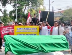 Ratusan Warga Geruduk Balai Kota Semarang, Tuntut Pembersihan ASN Terduga Korupsi