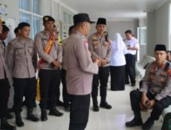 Kapolres Pekalongan Kota Jenguk Korban Selamat Kebakaran Akibat Kebocoran Gas LPG
