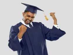 Ketika Ijazah Tak Menjamin Karier: Membongkar Akar Fenomena Sarjana Menganggur di Indonesia