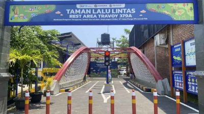taman lalu lintas yang berfungsi sebagai sarana edukasi sekaligus rekreasi bagi anak-anak