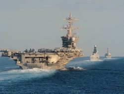 Selat Hormuz Memanas, Kapal Perusak AS Lintas Aman di Tengah Ancaman Iran