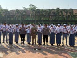 Kepolisian Batang Berikan Edukasi Kamtibmas di Tengah Penyerahan Juara Lomba Video