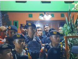 Polisi Amankan Aksi Nasabah BMT Mitra Umat di Kota Pekalongan Secara Persuasif dan Humanis
