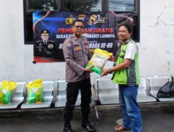 Polres Batang Bagikan 1 Ton Beras SPHP dan Sembako Gratis untuk Warga
