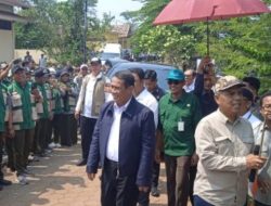 Mentan Amran Bawa Misi Bagi-Bagi Bibit Gratis