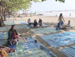 Wisata Pantai Ujungnegoro Batang Tetap Jadi Primadona, Pengunjung Soroti Minimnya Pembenahan Fasilitas